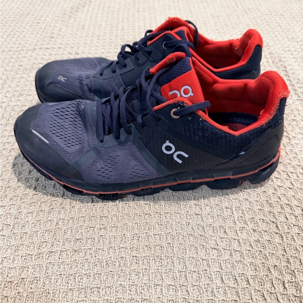 On Running black and Bright Red Shoes - Picture 4 of 8